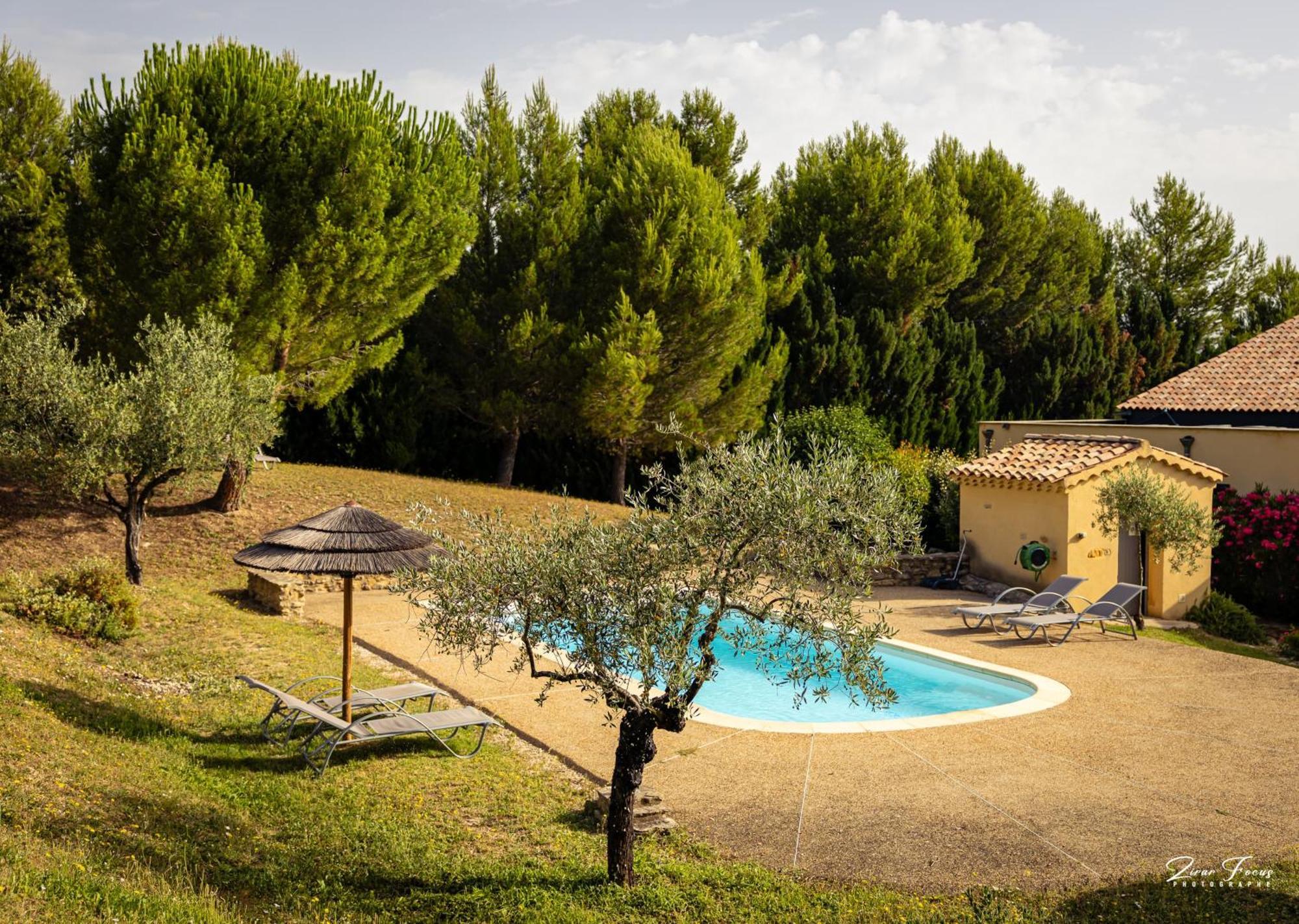 Clos Saint-Michel Resort & Spa Malaucene Bagian luar foto