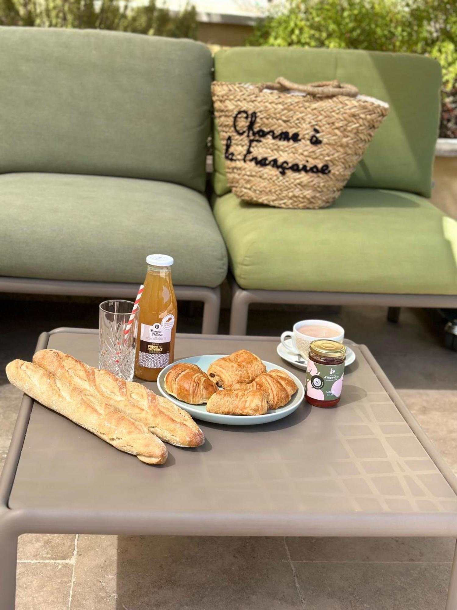 Clos Saint-Michel Resort & Spa Malaucene Bagian luar foto