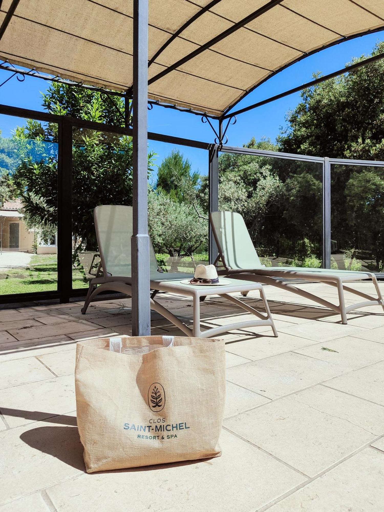 Clos Saint-Michel Resort & Spa Malaucene Bagian luar foto