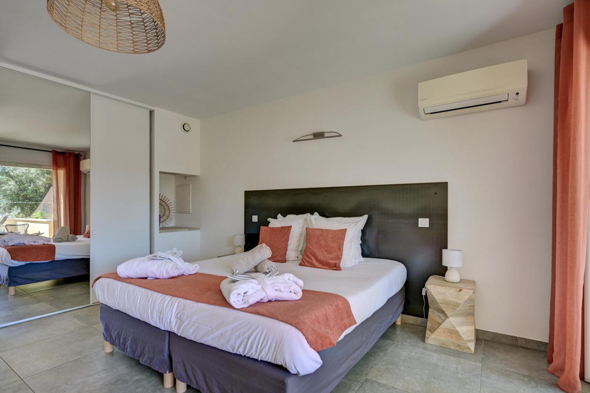 Clos Saint-Michel Resort & Spa Malaucene Bagian luar foto